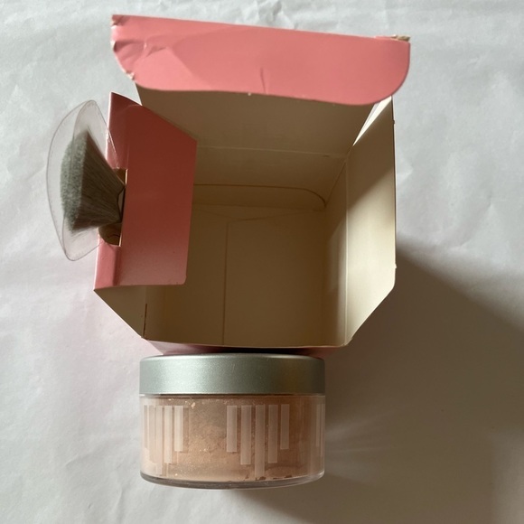 Charles of the Ritz custom blended powder brand new shade rose beige - Picture 13 of 15